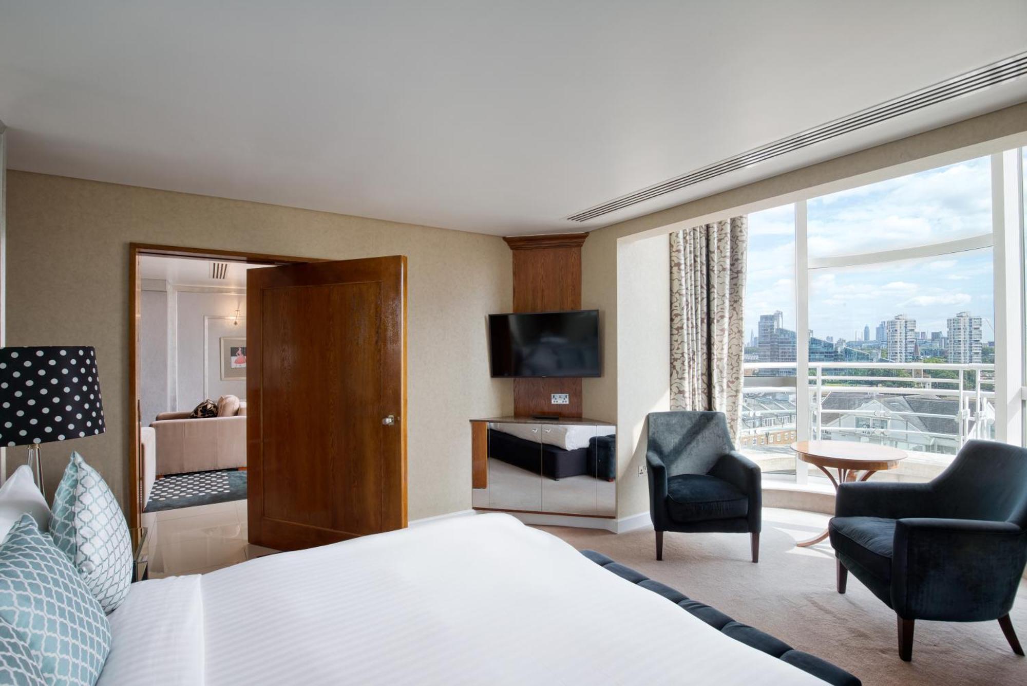 The Chelsea Harbour Hotel And Spa London Exterior photo A suite at the InterContinental London The O2