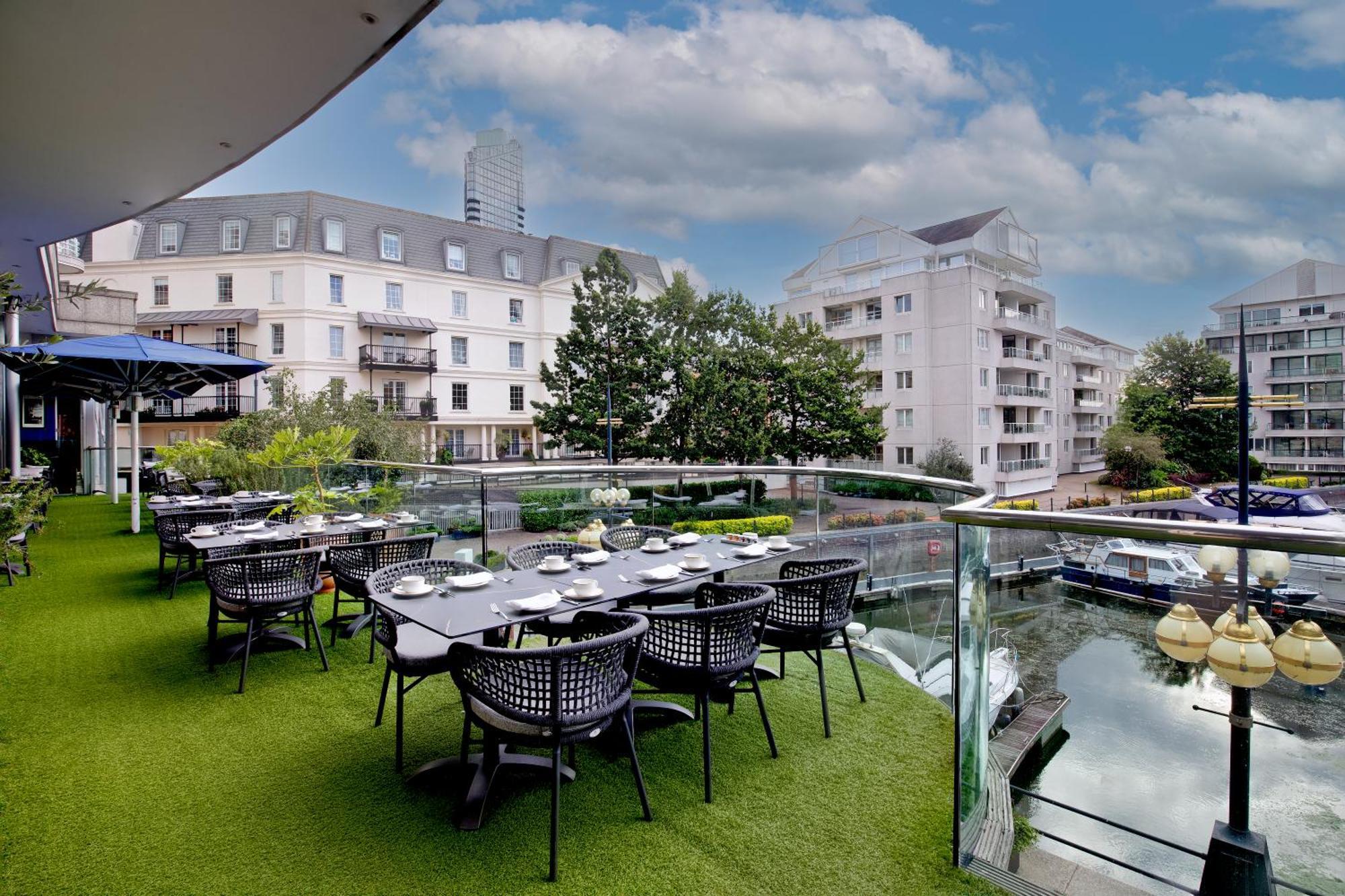 The Chelsea Harbour Hotel And Spa London Exterior photo The rooftop terrace at the hotel
