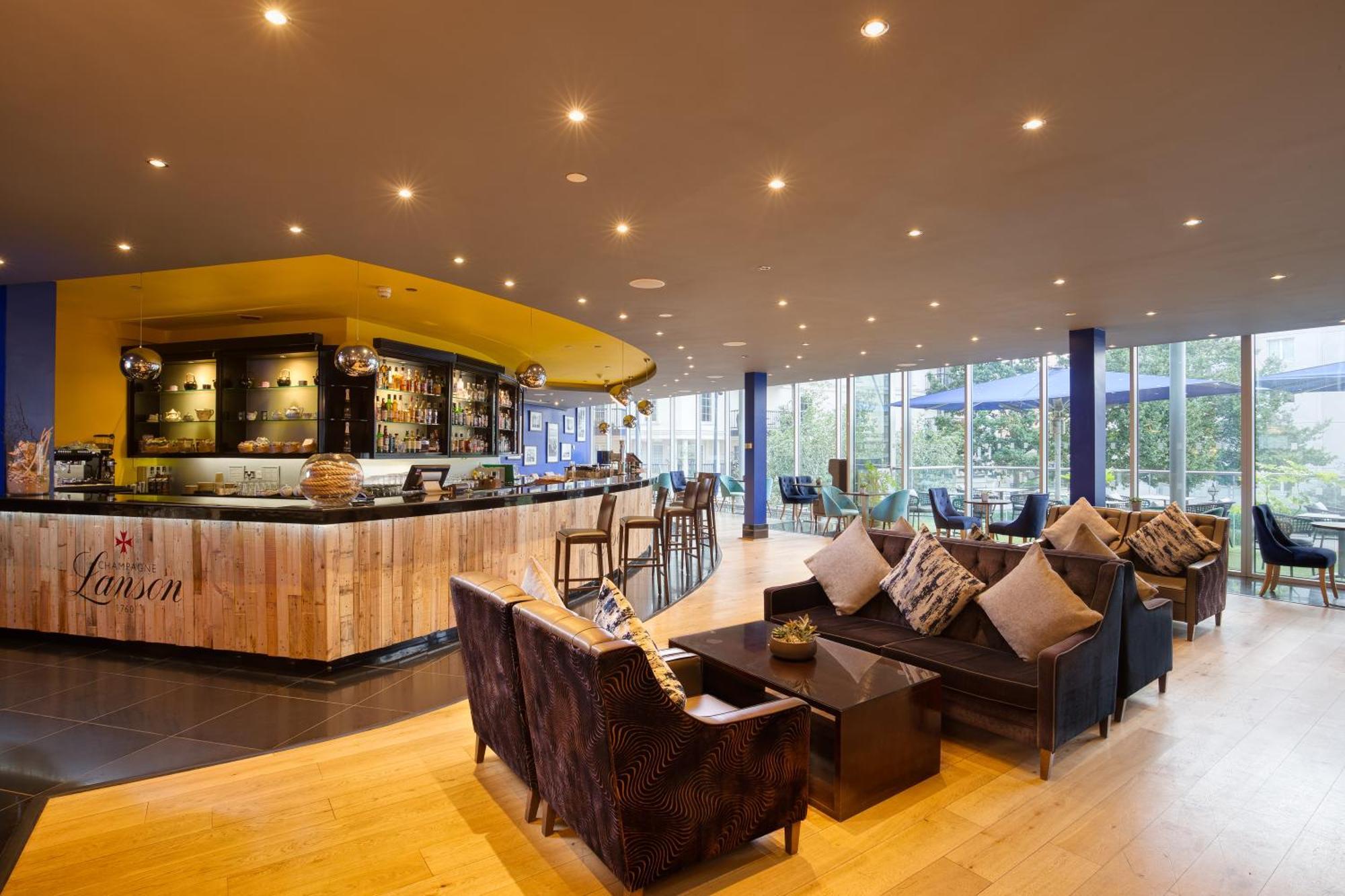 The Chelsea Harbour Hotel And Spa London Exterior photo The bar at the hotel