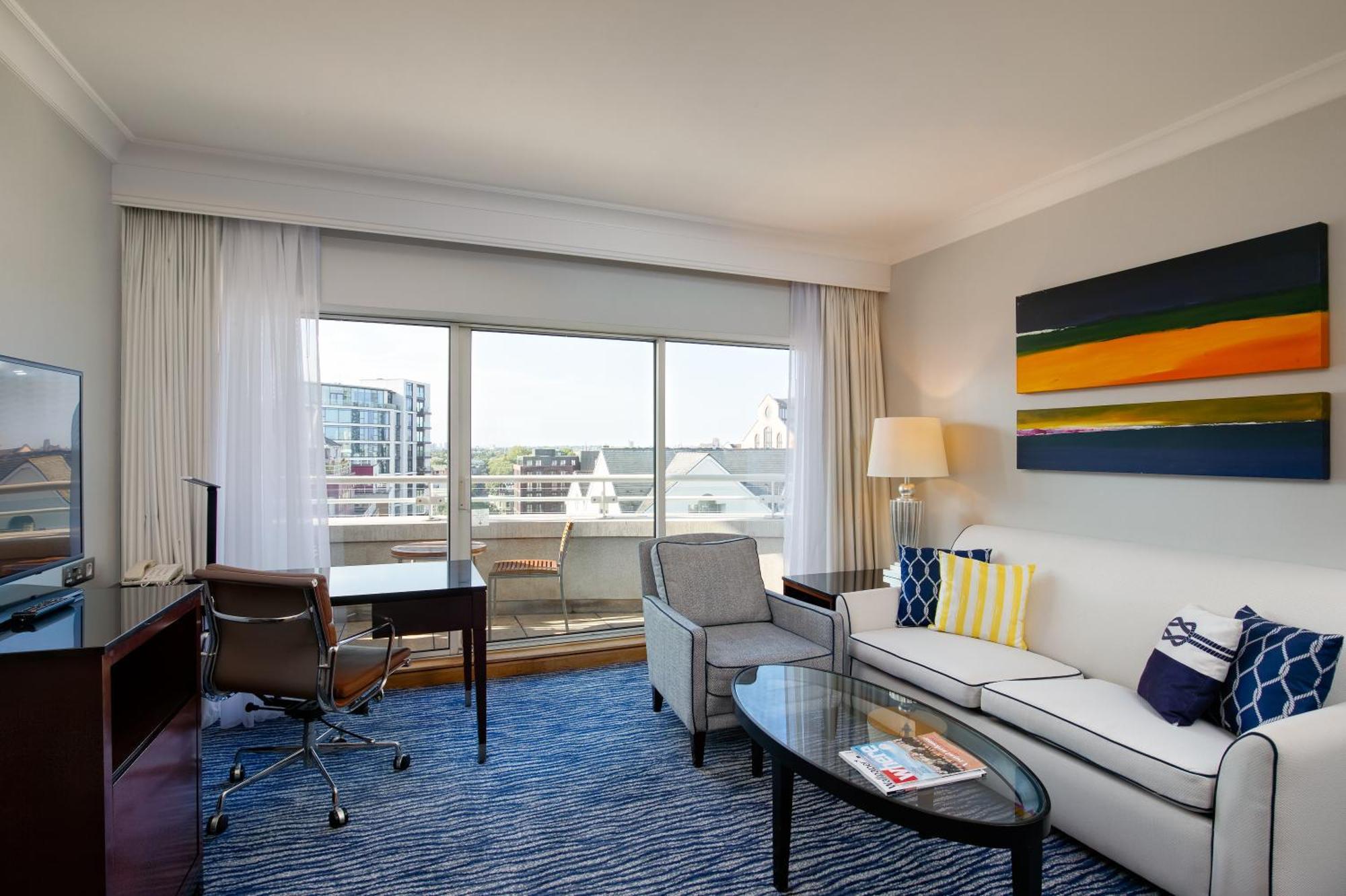 The Chelsea Harbour Hotel And Spa London Exterior photo A room at the Westin Boston Harbor