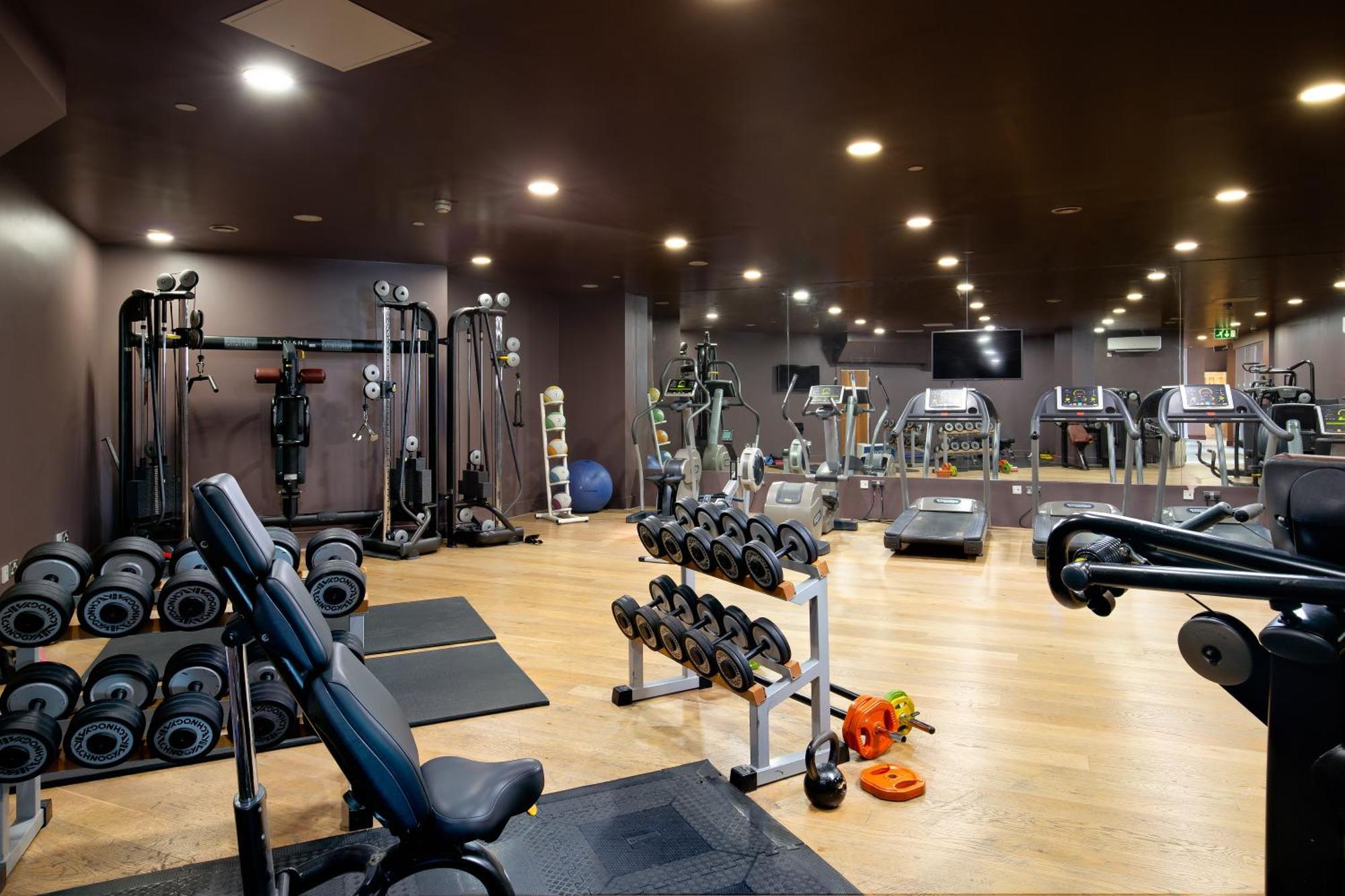 The Chelsea Harbour Hotel And Spa London Exterior photo A gym in Paris